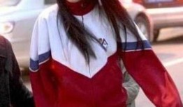 校服女吃瓜视频,校园生活趣味横生