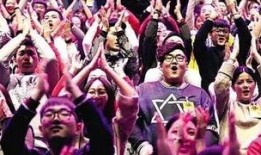 吃瓜观众唱歌视频下载,跟着吃瓜观众一起唱响热门歌曲