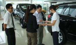 奥迪女销售员吃瓜视频大全,视频大全揭秘职场趣闻