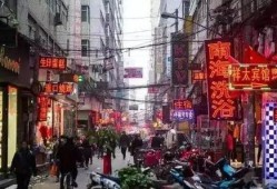 砀山古城吃瓜现场视频播放,夏日街头美食狂欢纪实