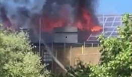 黔东南屋顶着火吃瓜视频