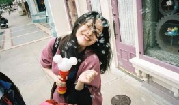 倪妮吃哈密瓜视频,哈密瓜美食之旅