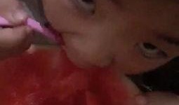 校园吃瓜婴儿视频,萌化网友心