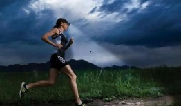 夏天跑步吃瓜视频,清凉一“瓜”——跑步吃瓜视频攻略