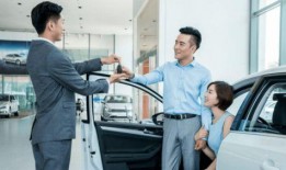 4s店员工与未成年视频吃瓜,揭秘背后真相