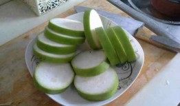 圆瓠子瓜怎么切片吃视频,圆瓠子瓜切片美食制作教程
