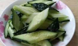 粤菜夏季吃瓜的做法视频,瓜果飘香，清凉一夏的美食之旅