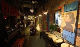 重庆酒馆吃瓜事件视频,一场引发热议的街头冲突瞬间