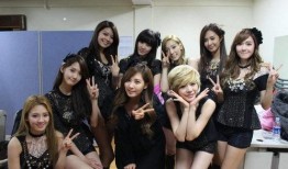 上海女孩吃瓜群众视频,揭秘网络热传视频背后的故事