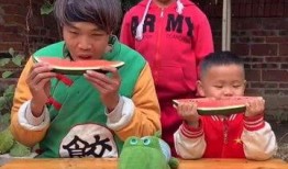 带你吃瓜打快板搞笑视频,搞笑视频欢乐无限