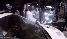 江油男子吃瓜酒驾视频,视频曝光引发网友热议