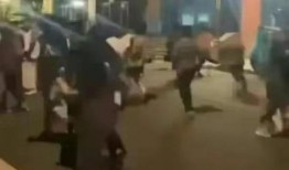 四川教室吃瓜事件视频,学生课堂偷吃瓜引发热议