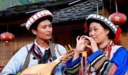 云南傈僳族小伙吃瓜王视频,传统美食魅力四溢