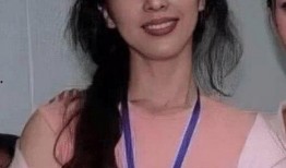 刘亦菲妈妈吃瓜视频,吃瓜视频引发网友热议