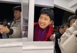 学生围观吃瓜视频在线观看,学生围观吃瓜视频现象解析