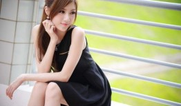 大美女吃黄河蜜瓜视频,大美女现场品鉴甜蜜诱惑