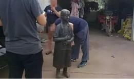 聂耳广场吃瓜视频,一场街头美食盛宴的视觉盛宴