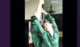 吃瓜吃到自己有多尴尬视频,尴尬成瓜王