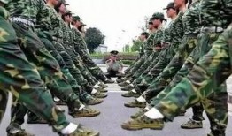 潍坊军训吃瓜事件视频,视频揭露校园不文明现象引发热议