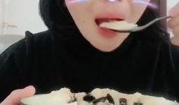 下班吃瓜的视频,跟随视频一探吃瓜乐趣