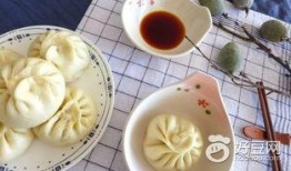 角瓜吃馅用去皮吗视频,角瓜吃馅去不去皮？视频揭秘烹饪技巧