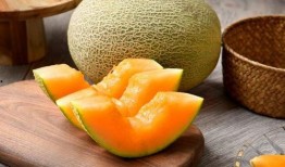 三大爷吃哈密瓜视频