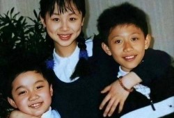 张一山杨紫吃瓜视频,甜蜜互动引网友热议