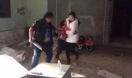 人贩子送孩子吃瓜视频大全,揭秘儿童拐卖黑幕