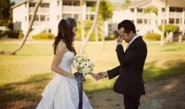 穿婚纱的新娘吃瓜视频,太可爱了！