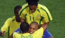 西班牙足球吃瓜事件视频,内幕曝光引热议