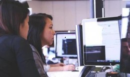 金融女高管吃瓜事件视频,网络热议背后真相揭秘