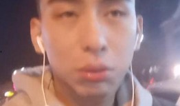 帅哥吃瓜原视频,笑料百出，揭秘娱乐圈幕后趣闻