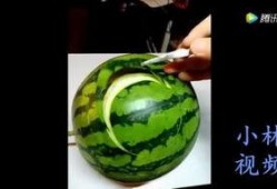 搜索吃哈密瓜的视频大全,视频大全带你领略瓜果飘香