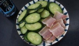 粤菜夏季吃瓜的做法视频,瓜果飘香，清凉一夏的美食之旅