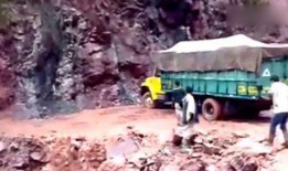 考古队吃瓜群众视频,揭秘古墓探险背后的趣味瞬间