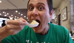 外国人吃方瓜视频,外国人品尝中国特色蔬菜的趣味瞬间