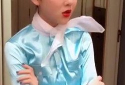 空姐自拍吃瓜视频,空姐自拍吃瓜视频走红网络