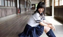 校服女吃瓜视频,校园生活趣味横生