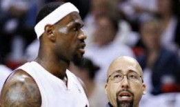 詹姆斯在家吃瓜视频,瓜王与瓜友的欢乐时光